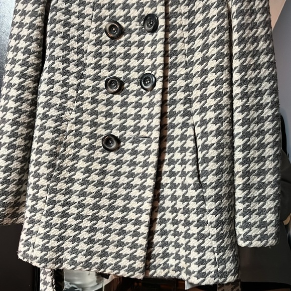 JOSEF Wool Houndstooth Pea Coat - Picture 4 of 12